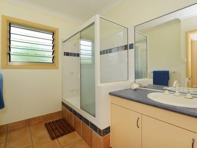 5 Malcolm Road , Tinaroo