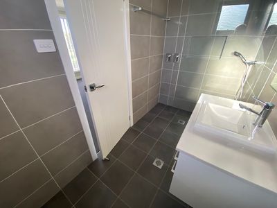 240 Sixth Avenue, Austral