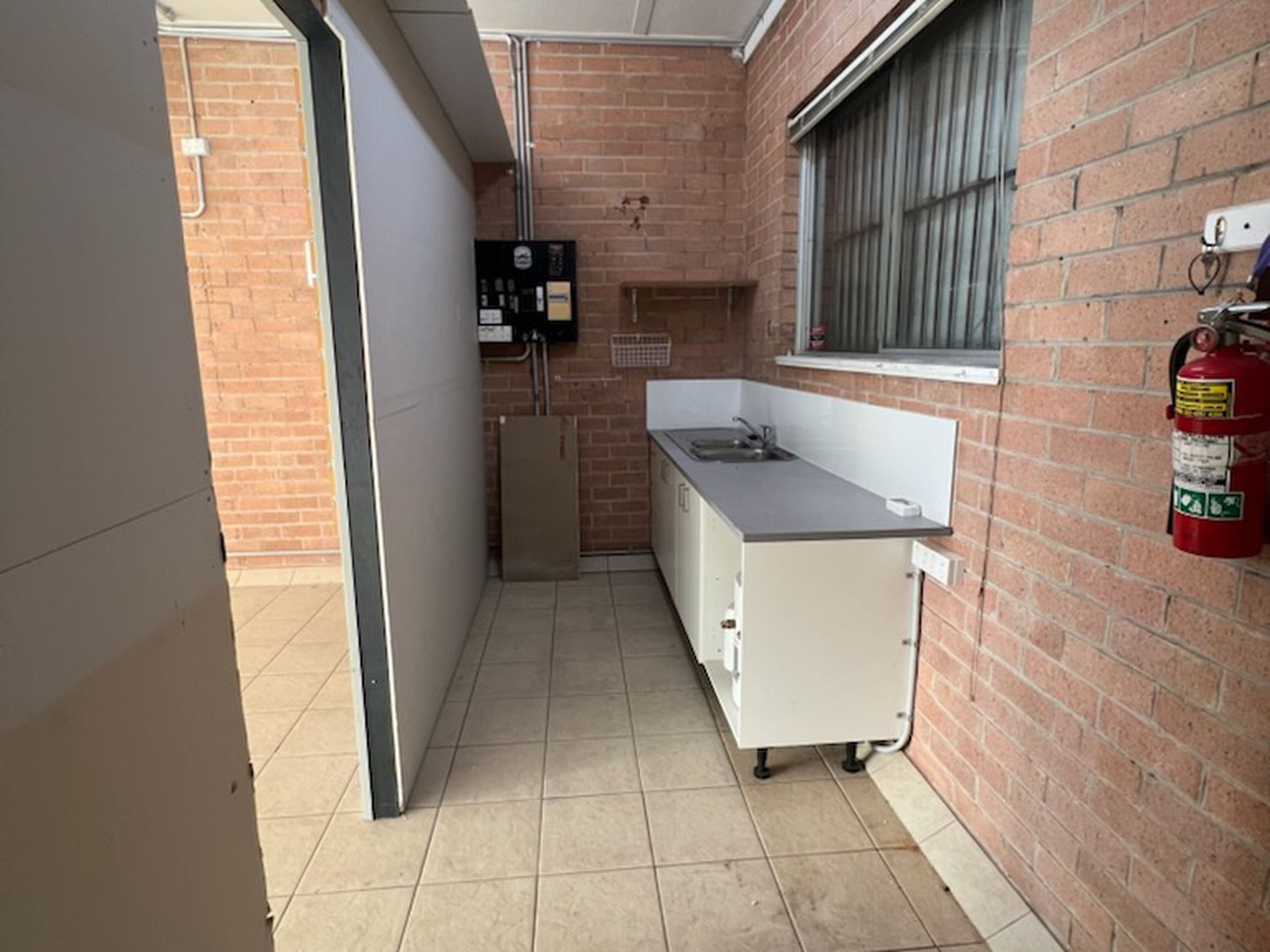 1 / 223 Windang Road, Windang