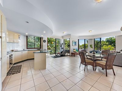 6 / 4 Golden Orchid Drive, Airlie Beach
