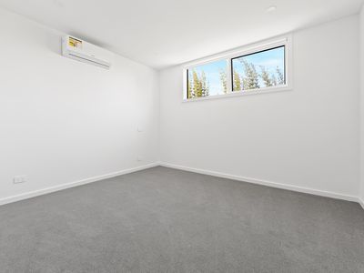 1 / 12 Hampton Parade, West Footscray