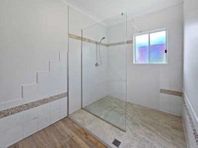 24 Crouch Avenue, Atherton