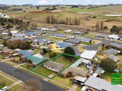 18 Ewin Street, Blayney