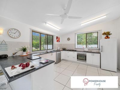 36 Maud Street, Flying Fish Point
