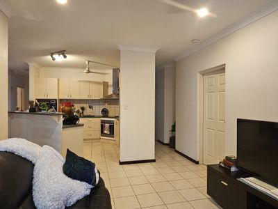 4 Buckingham Street, Gunn