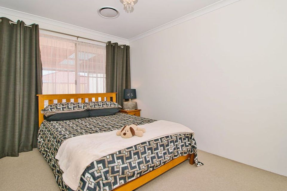 74 Chelmsford Avenue , Port Kennedy