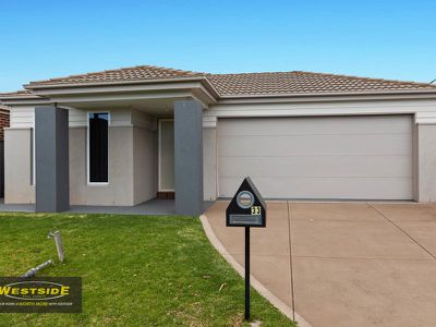 33 Hatfield Place, Deer Park