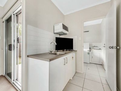 16 / 1 Collin lane, Kin Kora