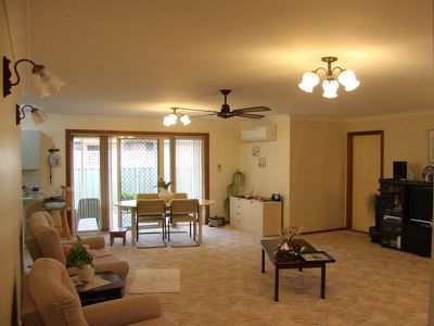 2 / 12 Hesper Drive, Forster