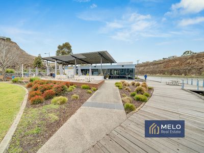 116 Valley Lake Boulevard, Keilor East