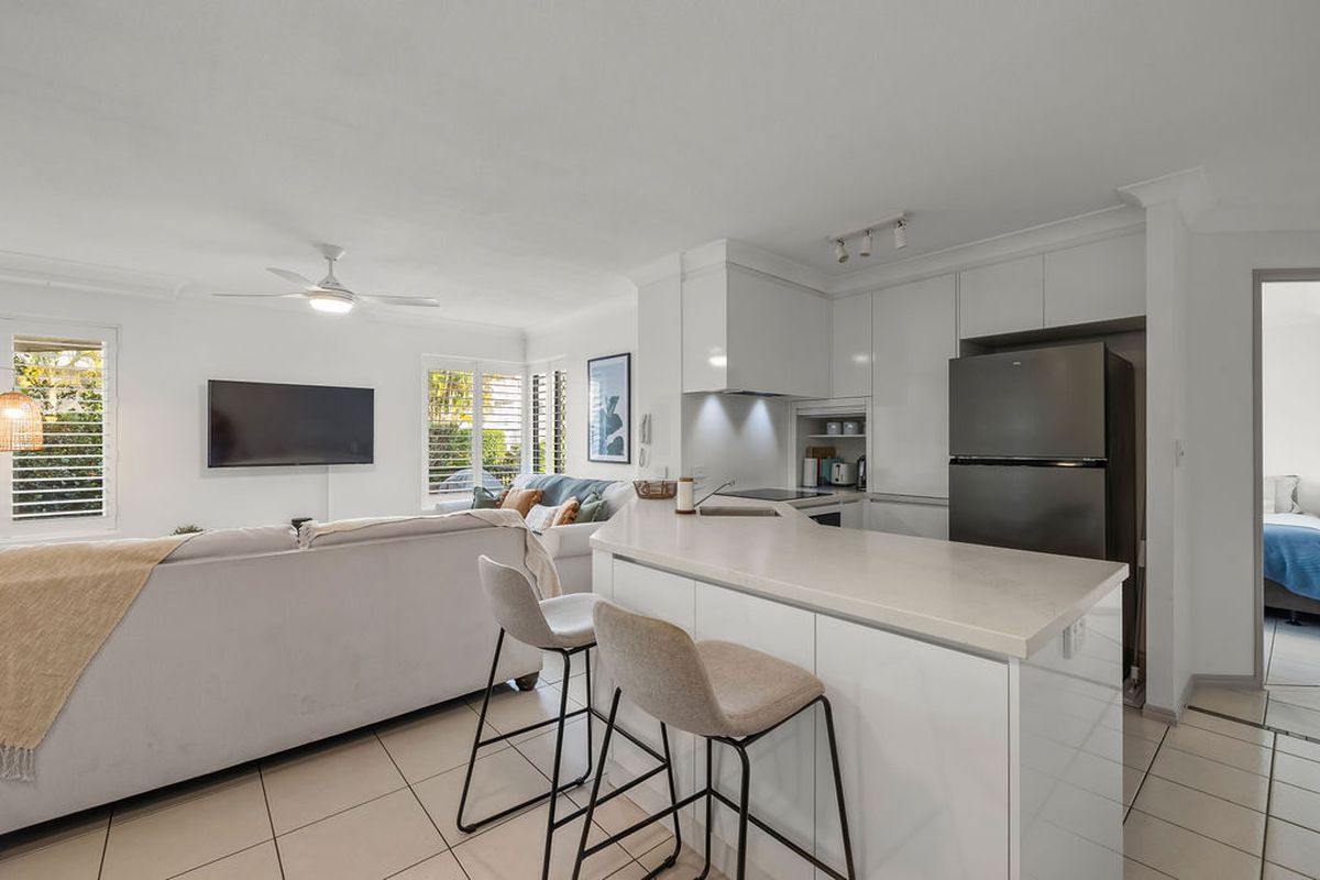 1 / 4-6 Acacia Avenue, Surfers Paradise