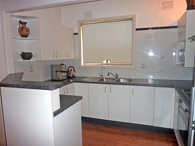 7 Stoney Creek Rd, Beverly Hills