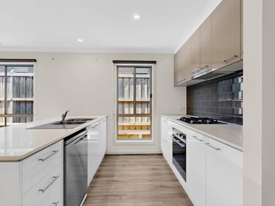 78 Lincoln Avenue, Officer