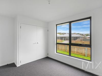 1 / 12 Tarbook Court, Sorell