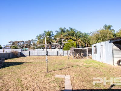 18 Meering Road, Quambatook