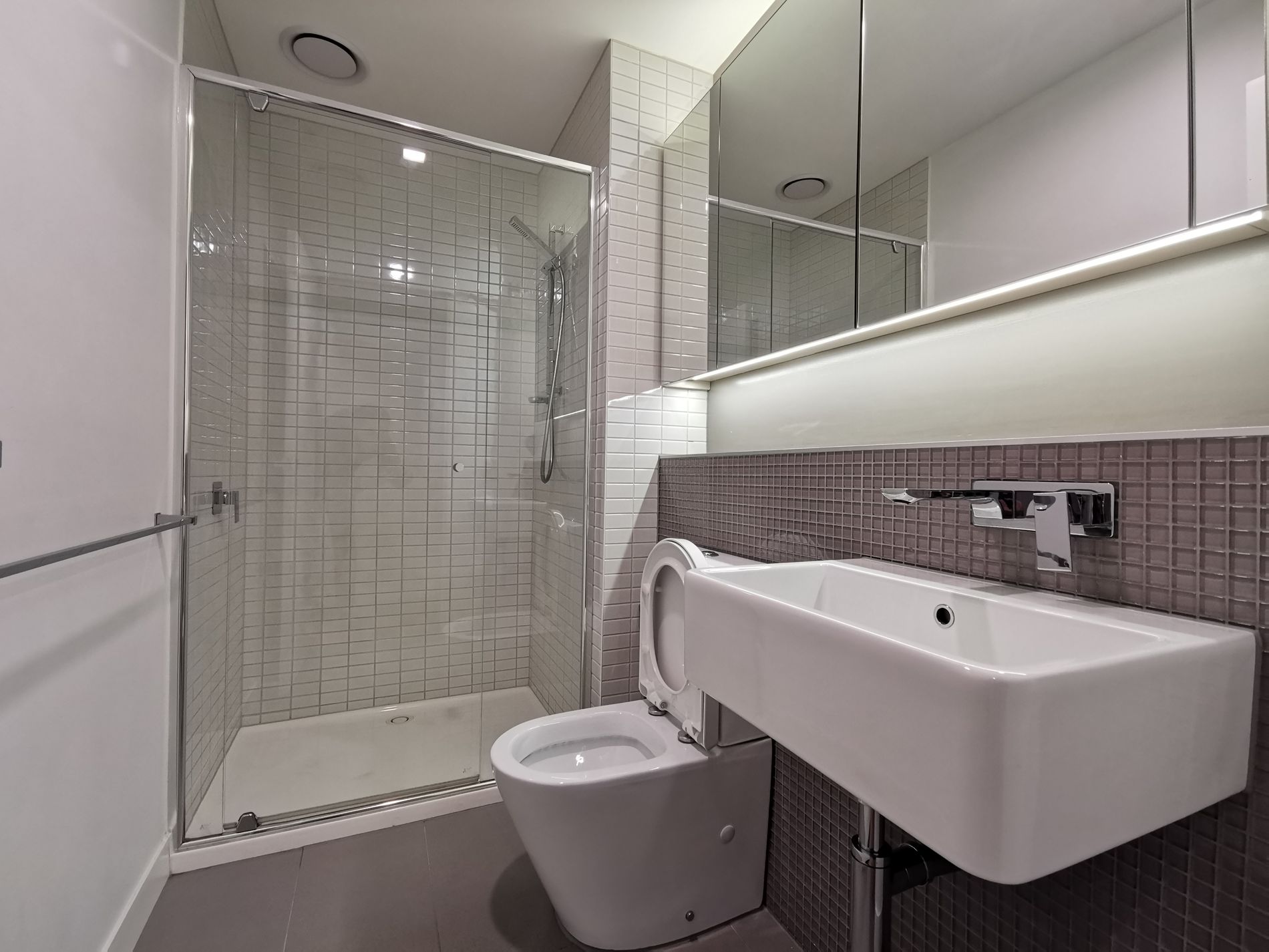 2007 / 38 Rose Ln, Melbourne