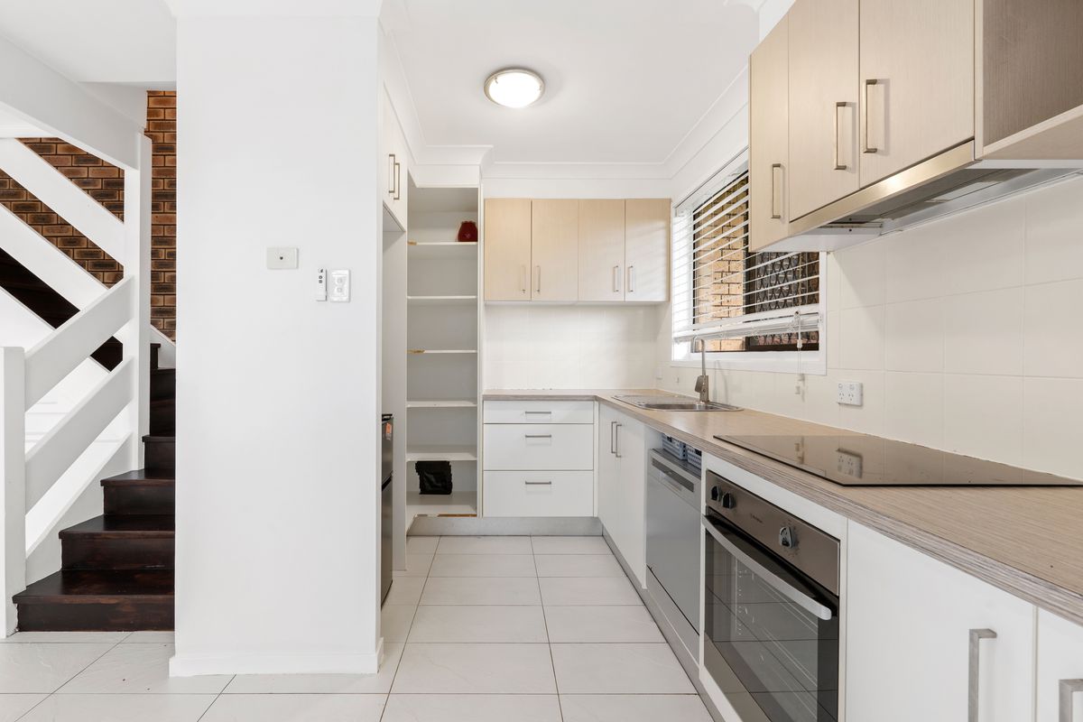 4 / 11 Orvieto Avenue, Mermaid Waters