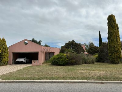 78 Aitken Drive, Winthrop