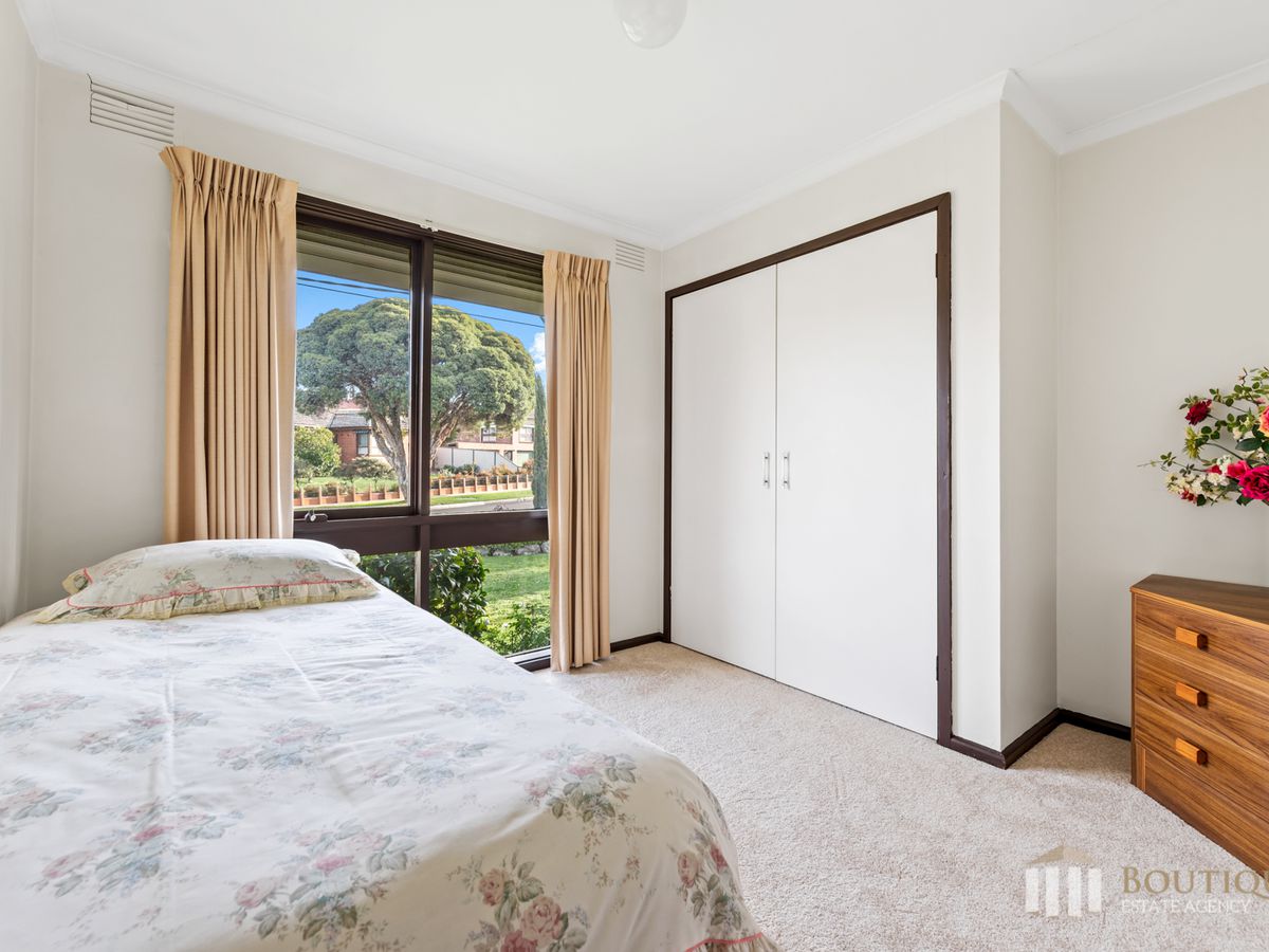 15 Lipton Drive, Dandenong North
