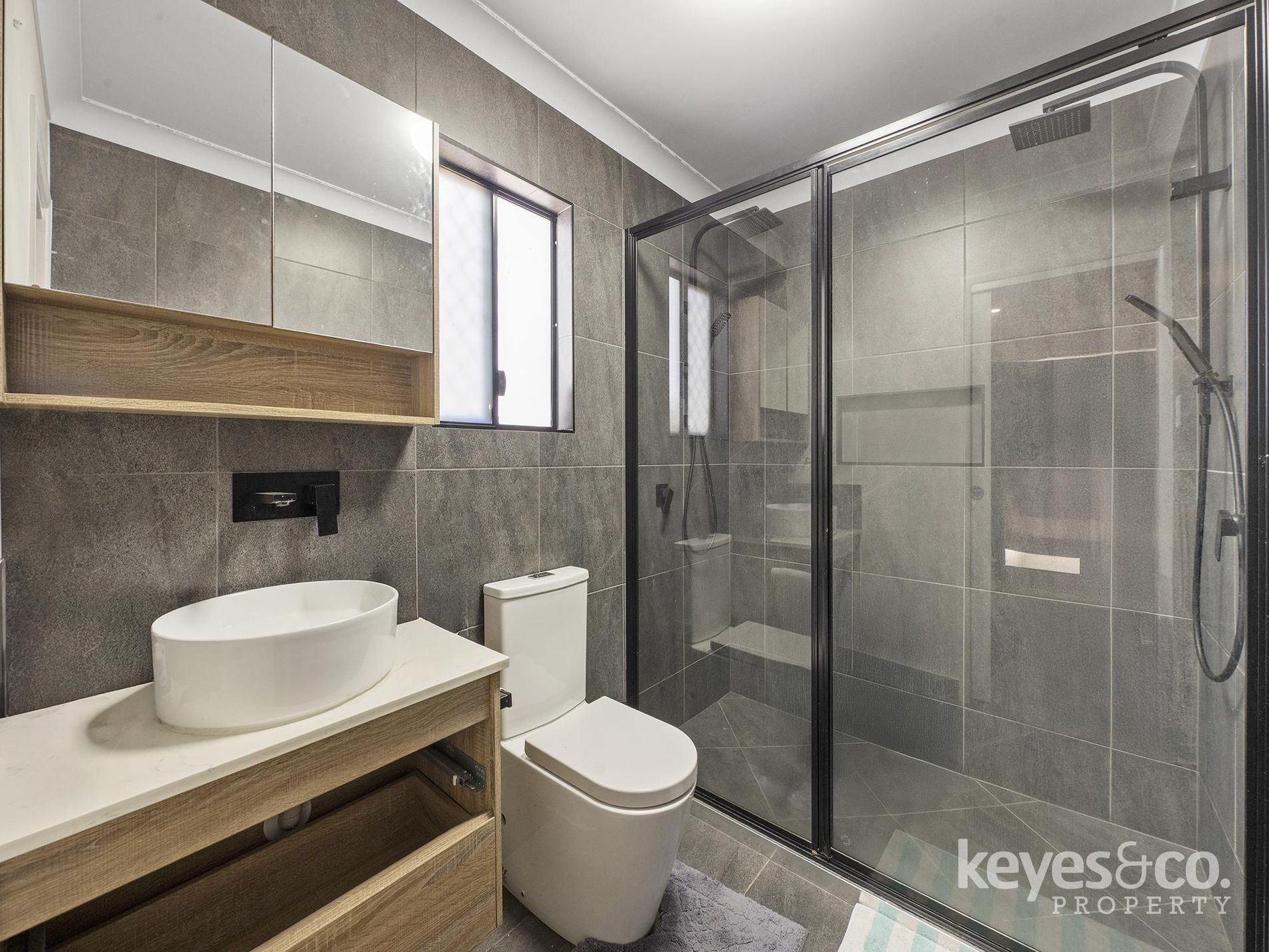 15 Shale Circuit, Cosgrove
