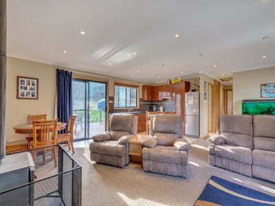 6680 Channel Highway, Deep Bay