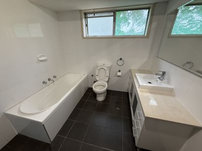 115 The Parkway, Bradbury