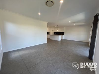 40 Fountain Circuit, Dubbo