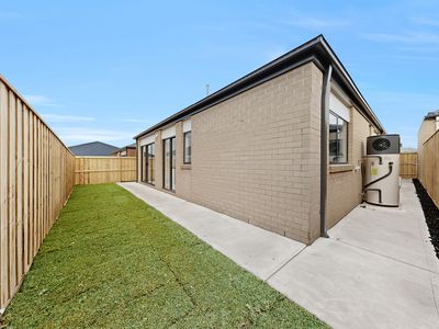 27 Balcarra Street, Clyde North