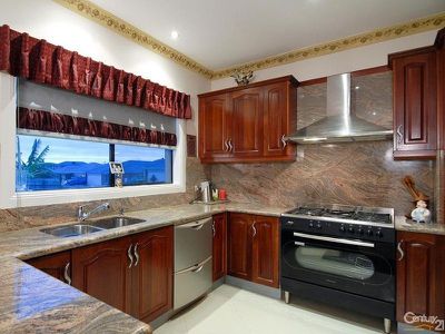 17 Diamond Parade, Skye