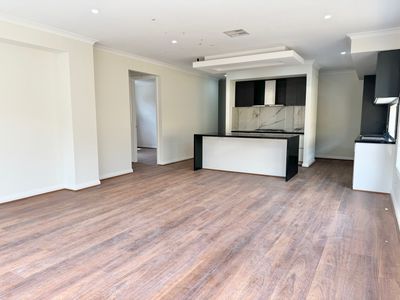 127 Plane Avenue, Mambourin