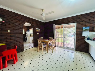 21 Simpson Street, Columbia