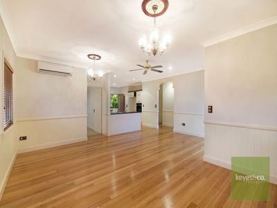8 Blue Gum Place, Douglas