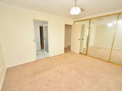 5 Ebelina Crescent, Parkes