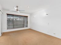 6 Santa Cruz Boulevard, Clear Island Waters