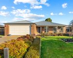 35 Shaw Dr, Romsey