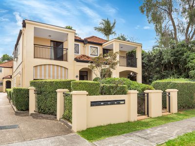 2 / 28 Bayliss Street, Toowong