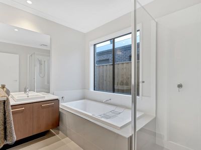 10 Keighery Drive, Clyde North