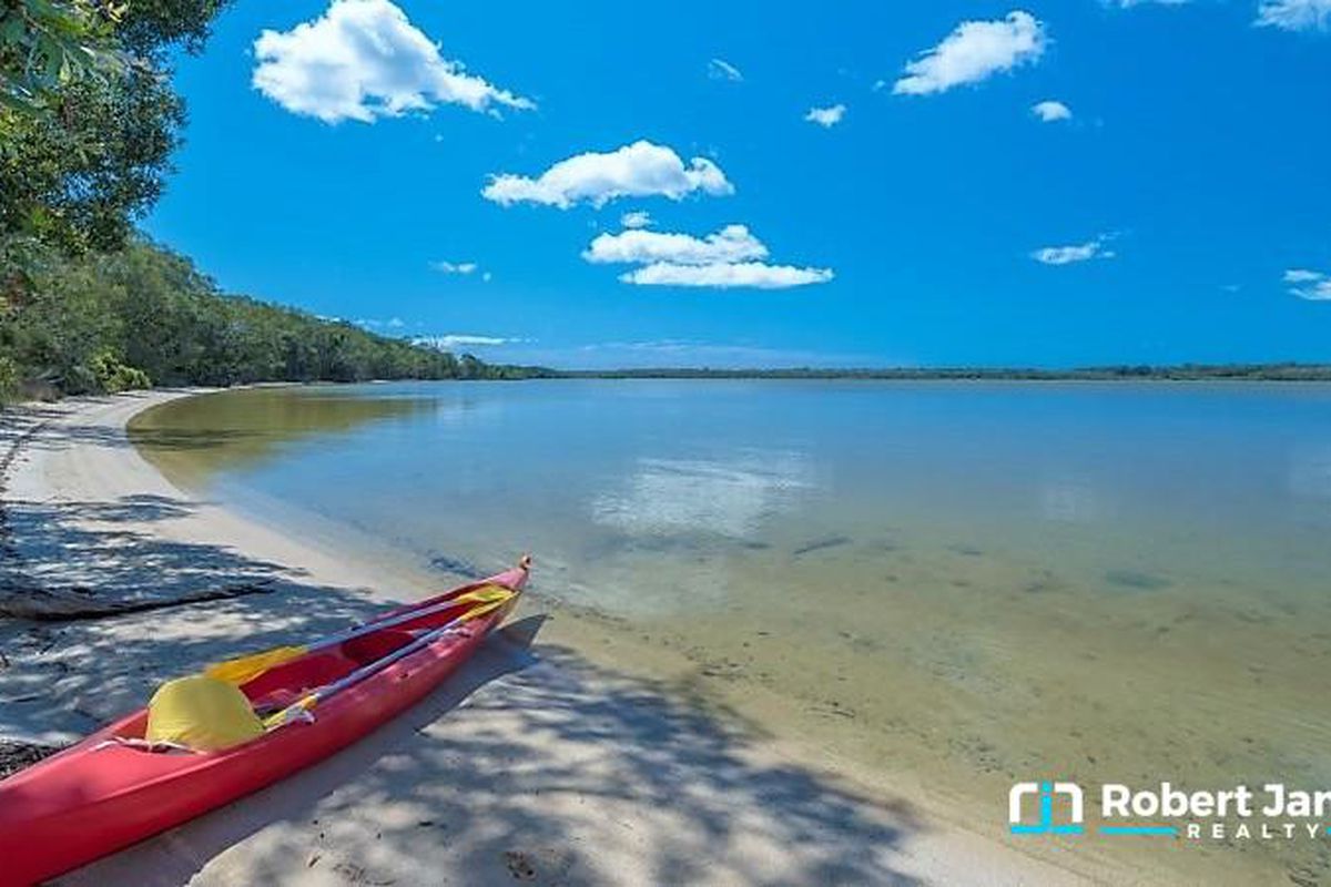 12 Morning Glory Dr, Cooroibah