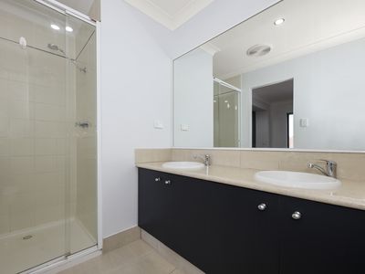 24 Taylor Way, Hillarys