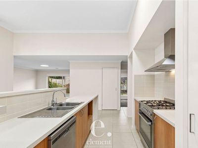 39 Village Green Drive, Leopold