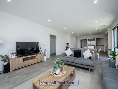 9 Lipson Way, Eglinton
