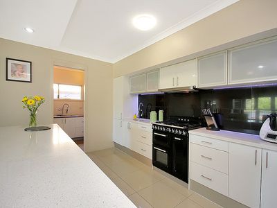 10 Holdsworth Road, North Ipswich