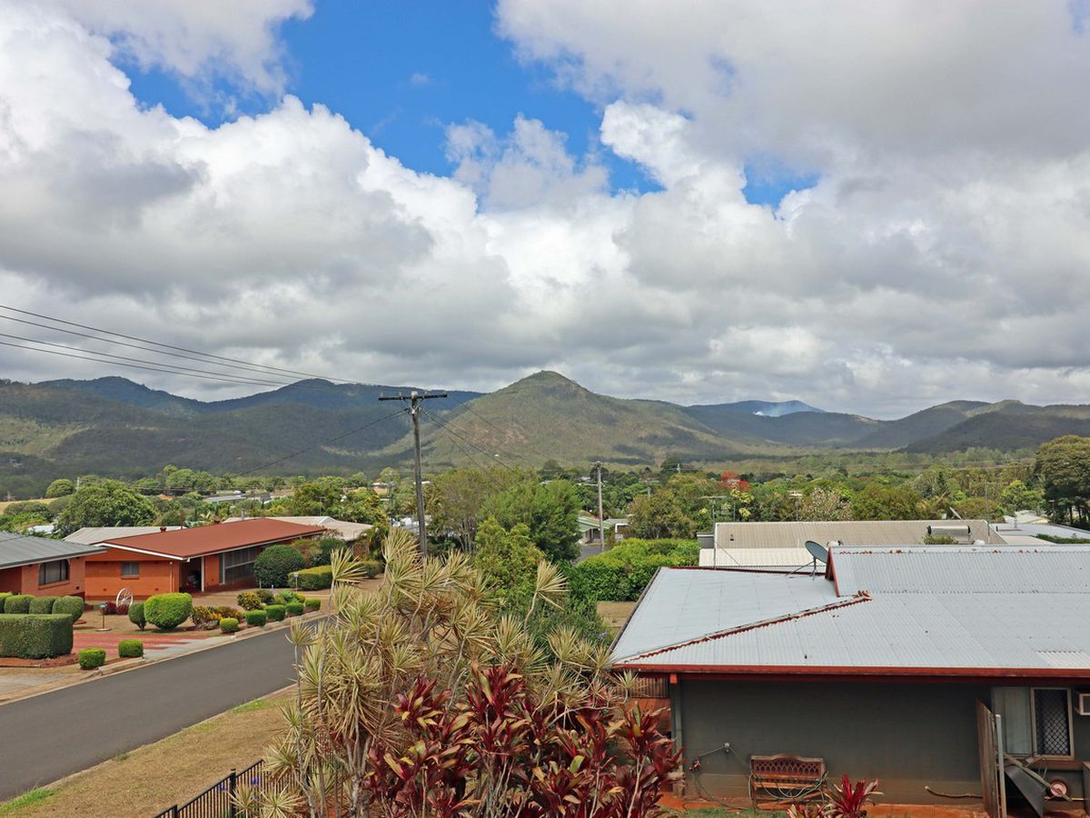 14 Azalea Street, Atherton