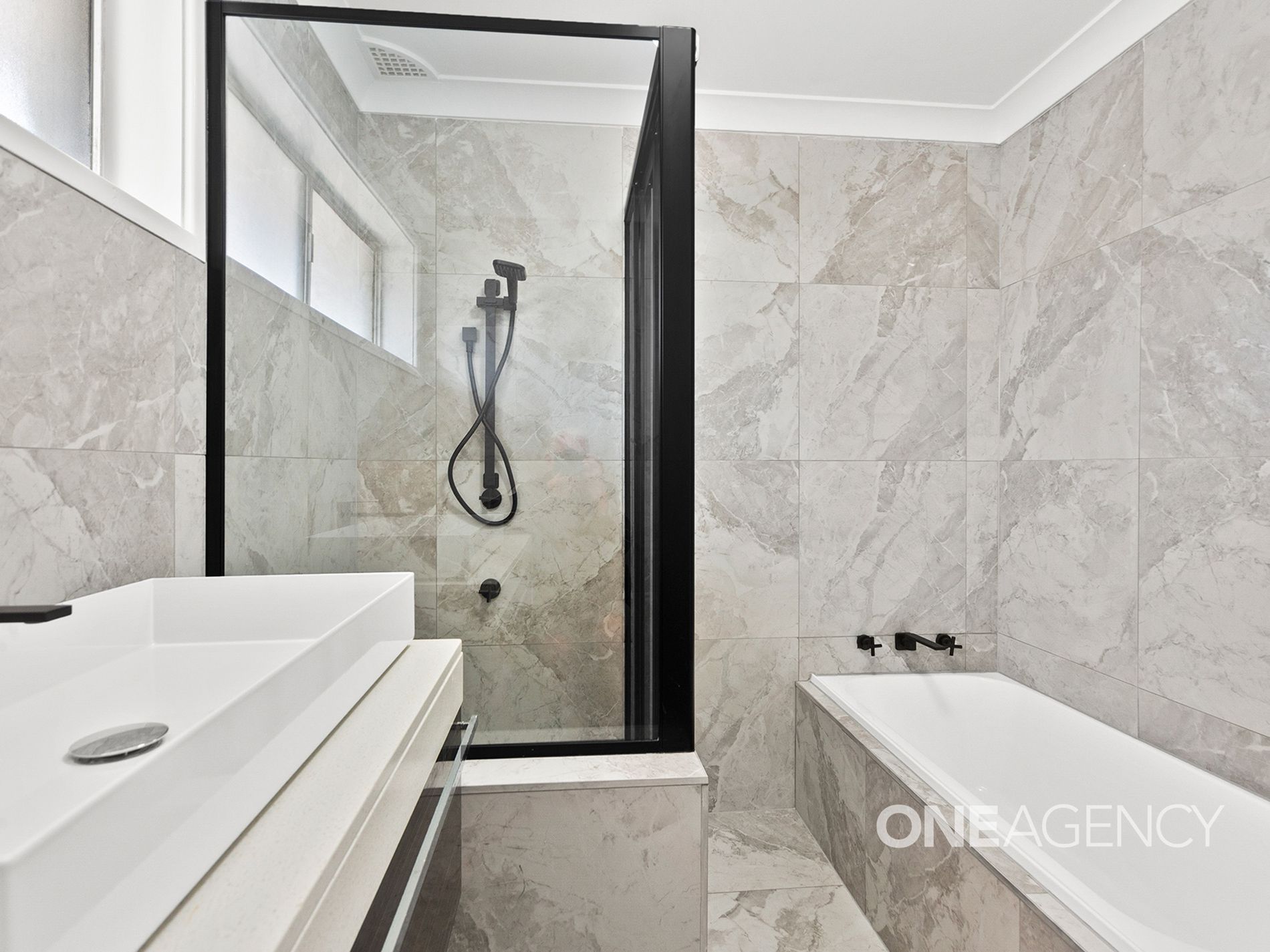 219 - 221 Kanahooka Road, Kanahooka