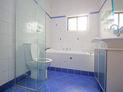 200 Juno Parade, Greenacre