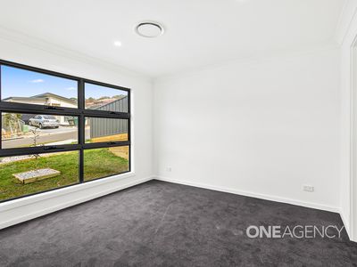 18 Cambewarra Drive, Tullimbar