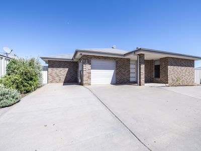14 Ebor Way, Dubbo