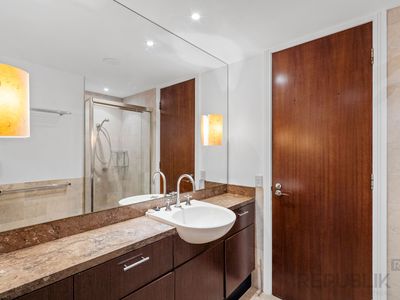 4 / 600 GLADES DRIVE, Robina