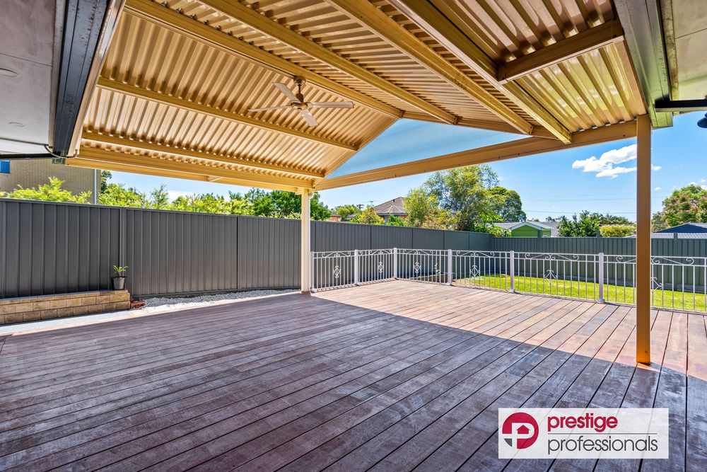 1 Saddle Row, Holsworthy