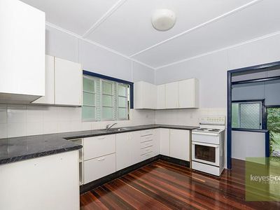 5 Baxter Street, West End